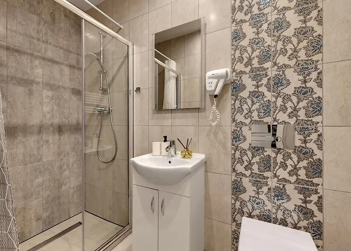 Проживание в семье Host Patio *