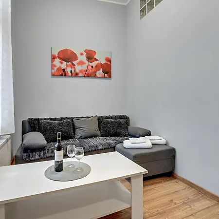 Host Patio בית אירוח *