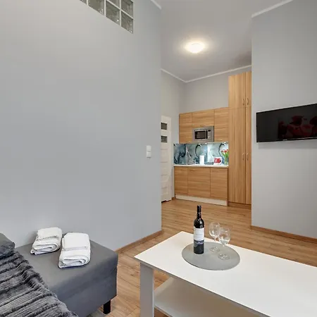 Host Patio סופוט