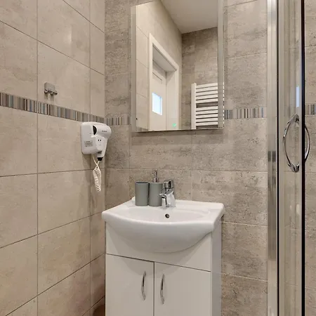 Host Patio סופוט