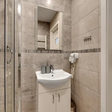 Host Patio * סופוט