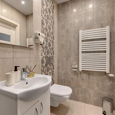 Host Patio בית אירוח סופוט