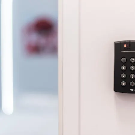 Host Patio בית אירוח